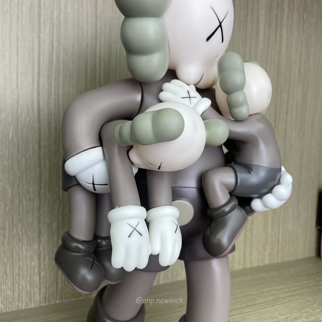 Kaws Clean Slate Figure (8) - newkick.app